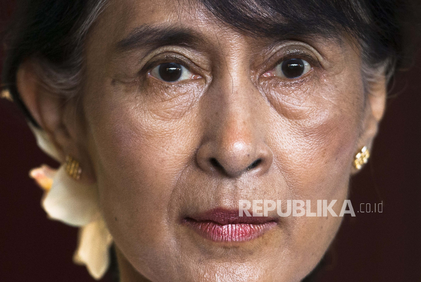 Pemimpin Myanmar yang digulingkan Aung San Suu Kyi