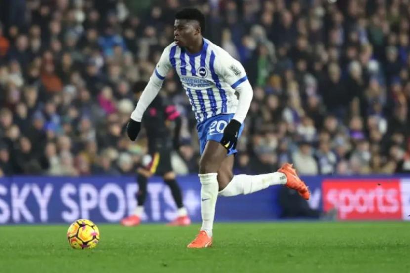 Manchester United dikabarkan berhenti kejar Carlos Baleba.