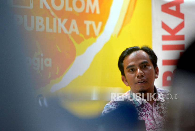 Dosen Universitas Ahmad Dahlan, Mhd Lailan Arqam menyampaikan paparan saat Bincang Sore Republika di Yogyakarta, Rabu (21/9/2022). Bincang sore ini membahas tentang polemik rancangan undang-undang (RUU) Sistem Pendidikan Nasional, utamanya terkait perguruan tinggi.