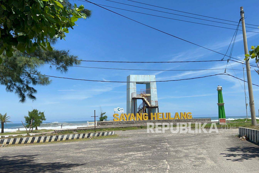 Objek wisata pantai di Kabupaten Garut. PT Sucofindo mendukung pemerintah daerah untuk meningkatkan realisasi Tingkat Komponen Dalam Negeri (TKDN) pelaku usaha di wilayah masing-masing. 