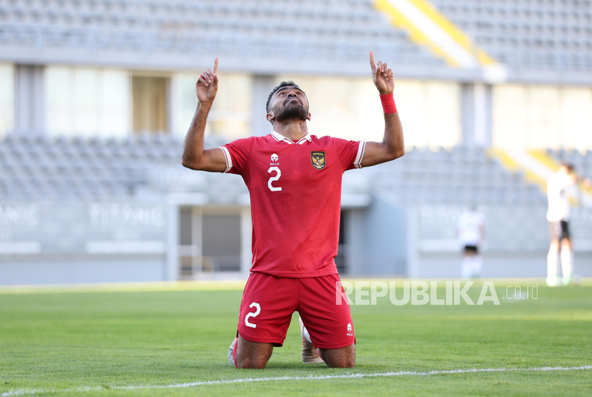 Pemain Timnas Indonesia Yakob Sayuri melakukan selebrasi seusai mencetak gol saat laga persahabatan melawan Libya di Turki, Jumat (5/1/2024). Pada pertandingan itu timnas Indonesia kalah 1-2.