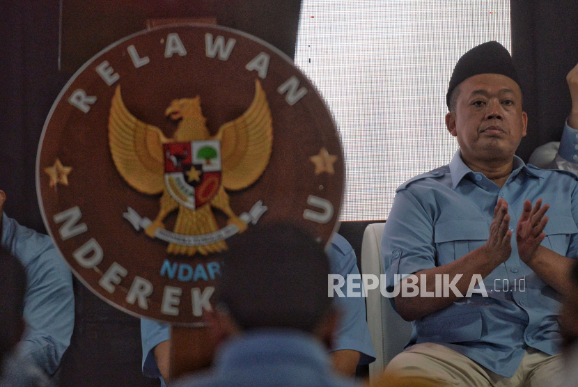 Sekretaris TKN Prabowo- Gibran Nusron Wahid saat menghadiri acara deklarasi Relawan Nderek Guru (Ndaru) di Jakarta, Ahad (17/12/2023). 