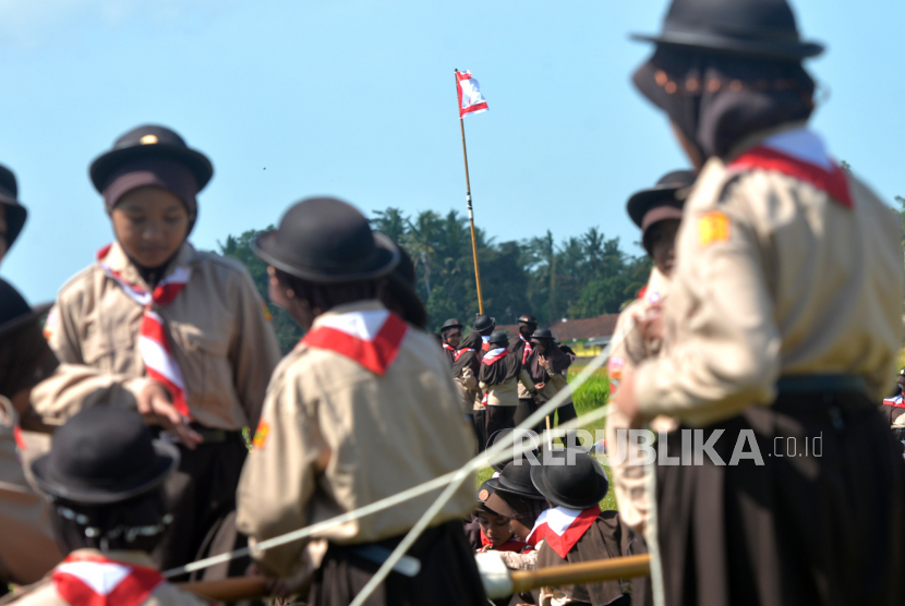 Puluhan Pramuka Trenggalek Perbaiki Jalan Rusak Terdampak Bencana (ilustrasi)