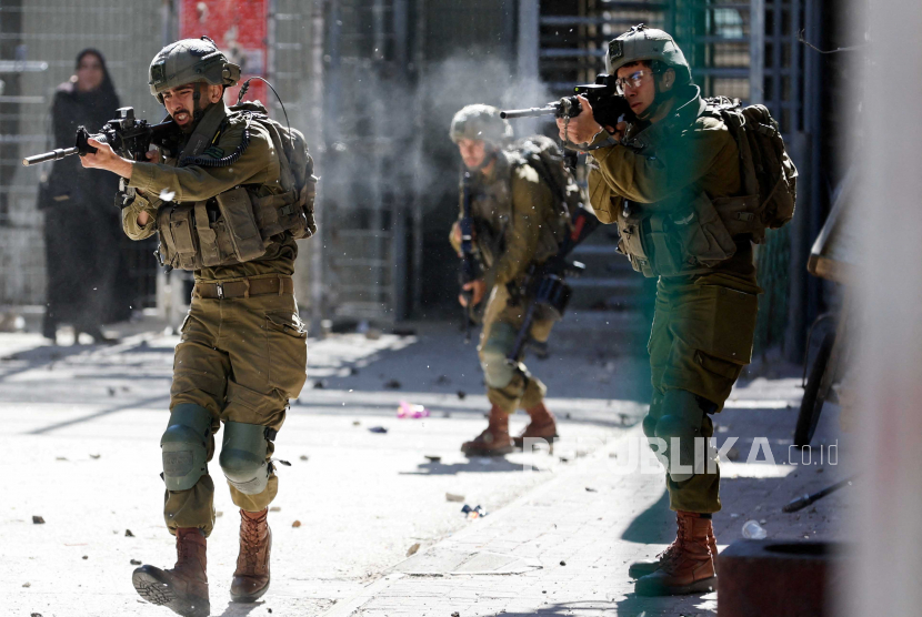 Pasukan Israel Merusak Sumber Mata Air Milik Warga Palestina di Hebron | Republika Online Mobile
