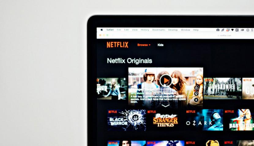 Awas! Netflix dan Disney+: Senjata Baru Hacker Curi Informasi Pengguna. (FOTO: Unsplash/Charles Deluvio)