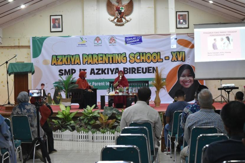 SMPIT Azkiya Bireuen Gelar Azkiya Parenting School untuk Orang Tua Siswa