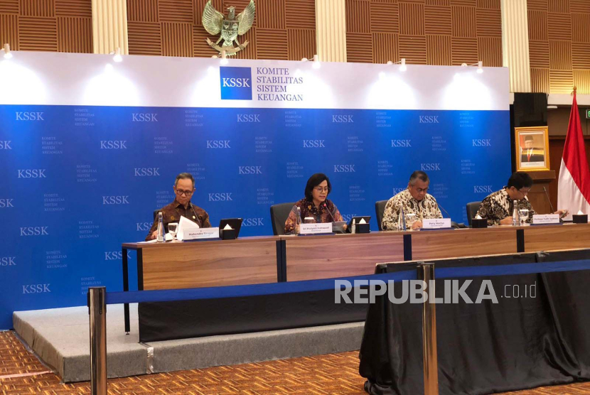 Komite Stabilitas Sistem Keuangan mengadakan konferensi pers di Gedunh Bank Indonesia, Jakarta, Jumat (3/11/2023). 