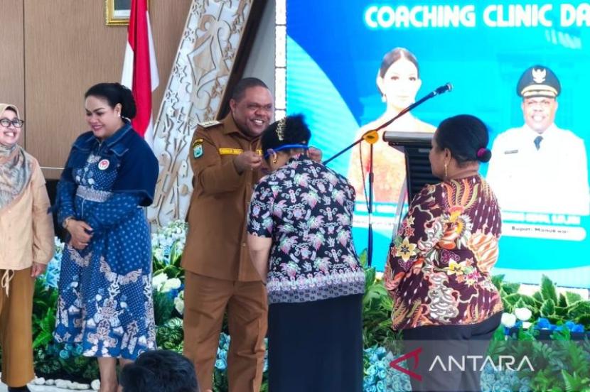 Dekranas Latih UMKM Manokwari Tingkatkan Daya Saing Produk Lokal