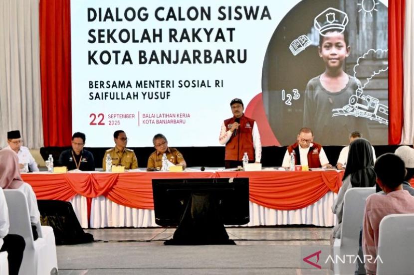 RALAT - Mensos: Kurikulum Sekolah Rakyat arahkan siswa optimis berkarir.