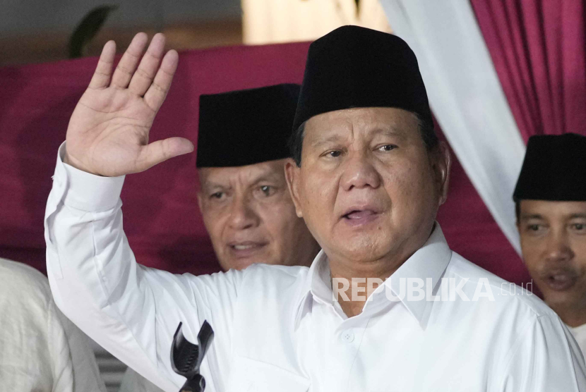 Prabowo Subianto. Prabowo mengucapkan terima kasih ke Anies dan Ganjar meski shock dinilai 11 dari 100.