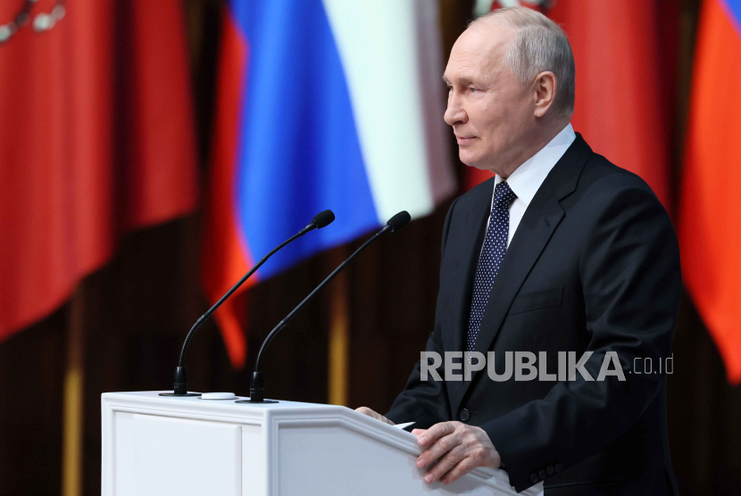 Presiden Rusi Vladimir Putin berpidato di Moskow, Rusia, 18 September 2023.
