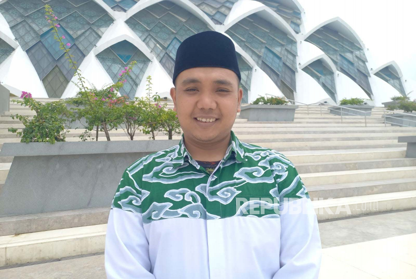 Pengurus DKM Masjid Al Jabbar Ari Mutawali menyampaikan persiapan yang dilakukan jelang bulan puasa Ramadhan dan tarawih pertama, Rabu (22/3/2023) 