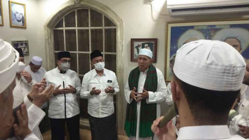 Mantan Menteri BUMN Dahlan Iskan kangen dengan suasana salawat di Kota Surabaya.
