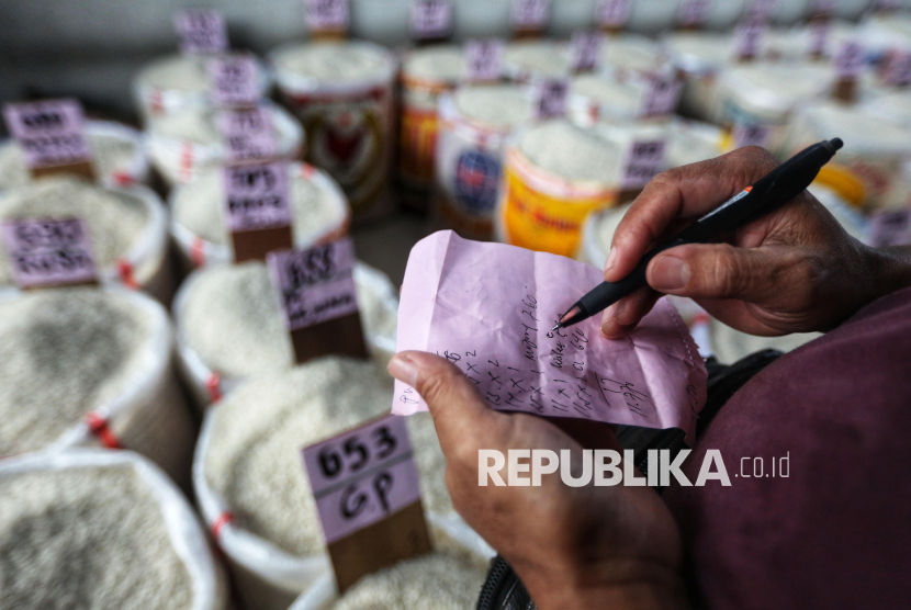 Beras tercatat sebagai penyumbang inflasi pangan tahunan sebesar 3,82 persen pada bulan yang sama. (ilustrasi)