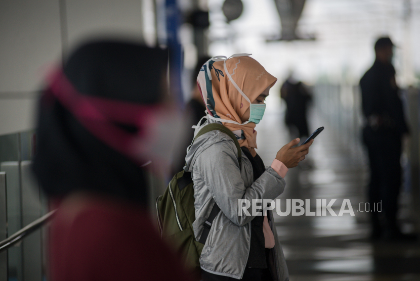 Manajemen PT Kereta Api Indonesia (KAI) Divisi Regional Wilayah I Sumut sudah melakukan pembatasan jumlah penumpang kereta api (KA) (Foto: ilustrasi penumpang KAI)