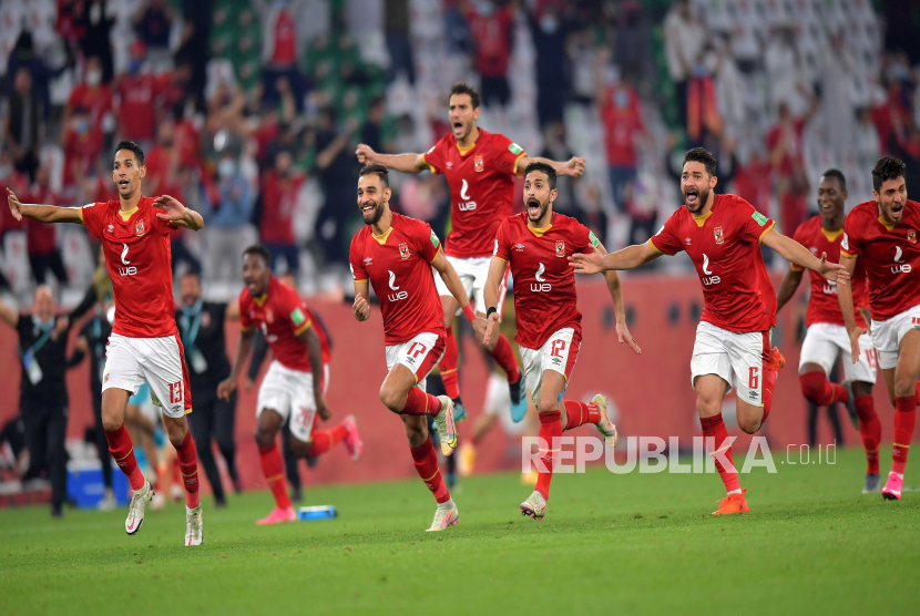  Para pemain Al Ahly merayakan kemenangan.