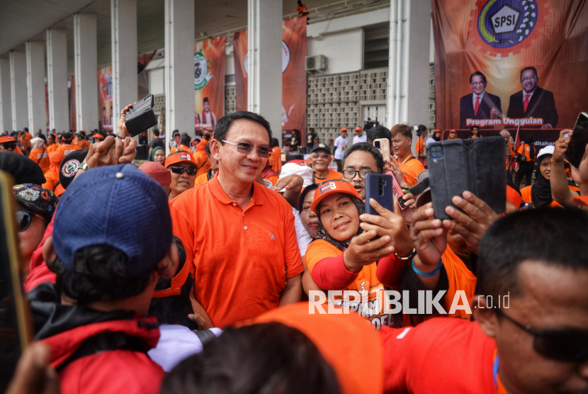 Gubernur DKI Jakarta periode 2014-2017 Basuki Tjahaja Purnama alias Ahok menghadiri kampanye akbar Pramono Anung Wibowo-Rano Karno di Stadion Madya, Senayan, Jakarta Pusat, Sabtu (23/11/2024). 