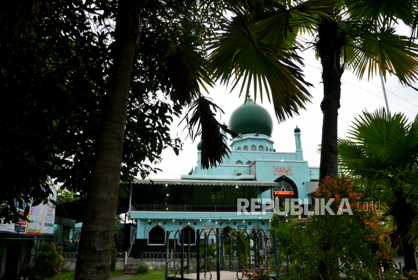 Bangunan Masjid Syuhada, Yogyakarta, Ahad (16/1/2022). Masjid Syuhada merupakan monumen yang dibangun untuk para pejuang atau syuhada pada pertempuran Kotabaru pada 7 Oktober 1945. Ada 21 pejuang yang gugur dalam pertempuran ini, dan melandasi pembangunan Masjid Syuhada pada 1950. Sehingga Masjid Syuhada diartikan sebagai tempat ibadah serta pengingat pahlawan atau syuhada yang gugur pada Pertempuran Kotabaru.