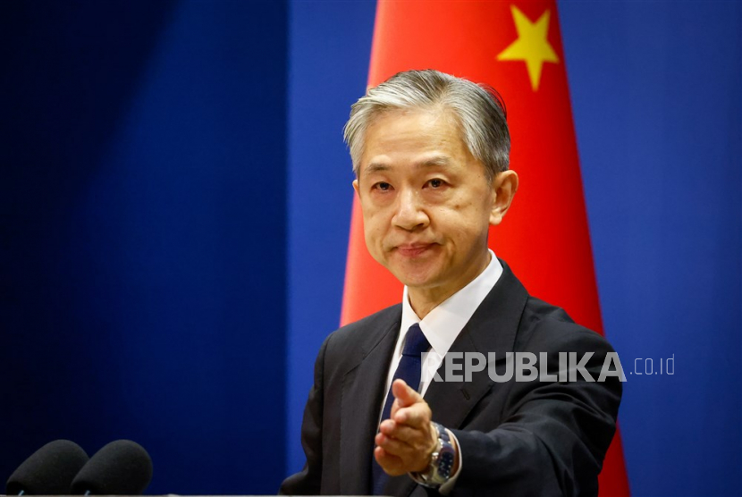 juru bicara Kementerian Luar Negeri Wang Wenbin meminta Amerika Serikat untuk berhenti menganggap negaranya sebagai musuh 