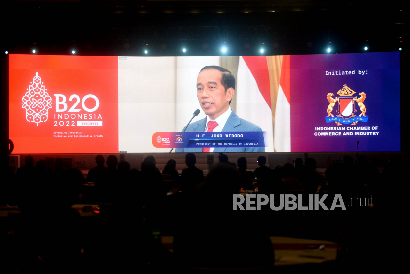 Presiden Joko Widodo memberikan sambutan secara virtual dalam acara pertemuan pendahuluan atau B20 Inception Meeting,di Jakarta, Kamis (27/1/2022). Inception Meeting tersebut dihadiri oleh delegasi anggota G20 dan berlangsung 27 hingga 28 Januari 2022. 