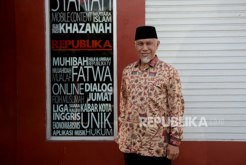 Gubernur Sumatra Barat Mahyeldi Ansharullah saat berkunjung ke kantor Republika, Jakarta, Jumat (2/4). Mahyeldi menyerukan agar perantau Minang menjadi duta Sumatra Barat.