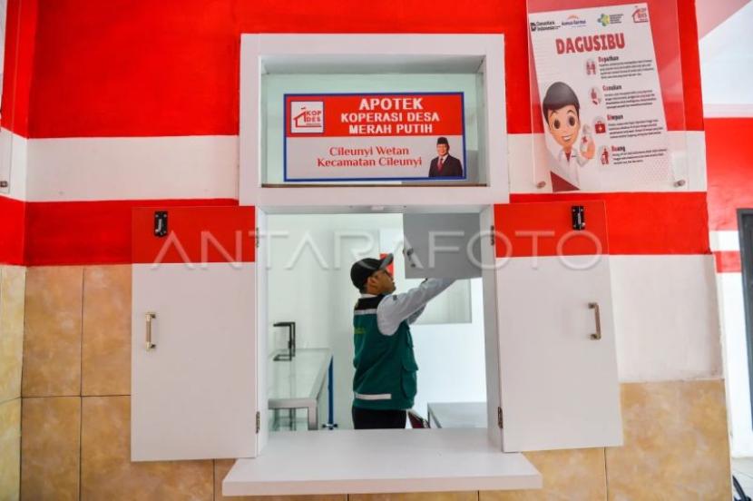 Pemerintah Siapkan 100 Koperasi Besar untuk Bimbing Koperasi Desa Merah Putih