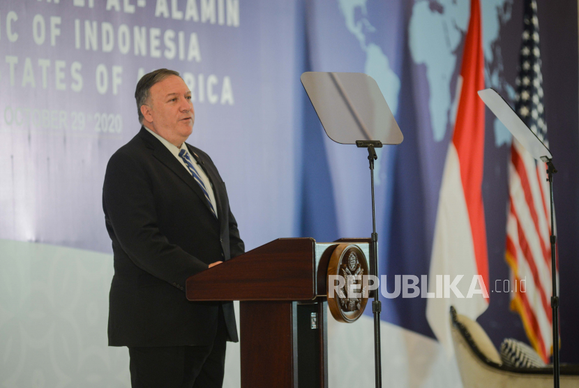 Menteri Luar Negeri Amerika Serikat Michael Pompeo menjadi pembicara dalam dialog dengan GP Ansor di Jakarta, Kamis (29/10). Dialog tersebut membahas tentang memelihara peradaban aspirasi islam sebagai rahmatan lil alamin antara Indonesia dan Amerika Serikat.  