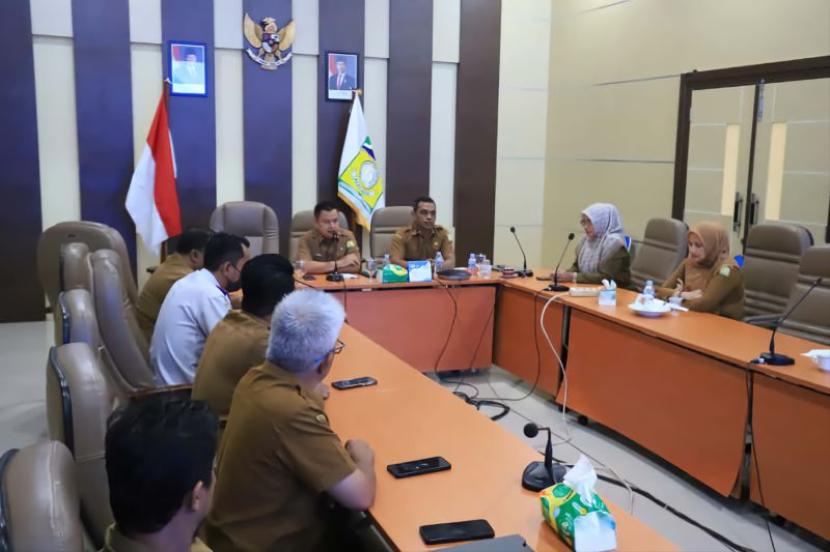 Pemkab Aceh Besar susun peta jalan pengendalian inflasi.
