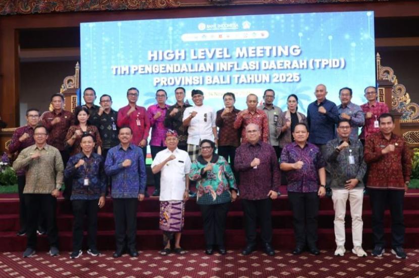 Gubernur Bali minta TPID jaga inflasi jelang hari raya dan akhir tahun.