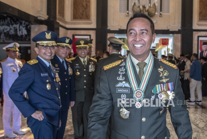 Panglima TNI Jenderal TNI Andika Perkasa (kanan).