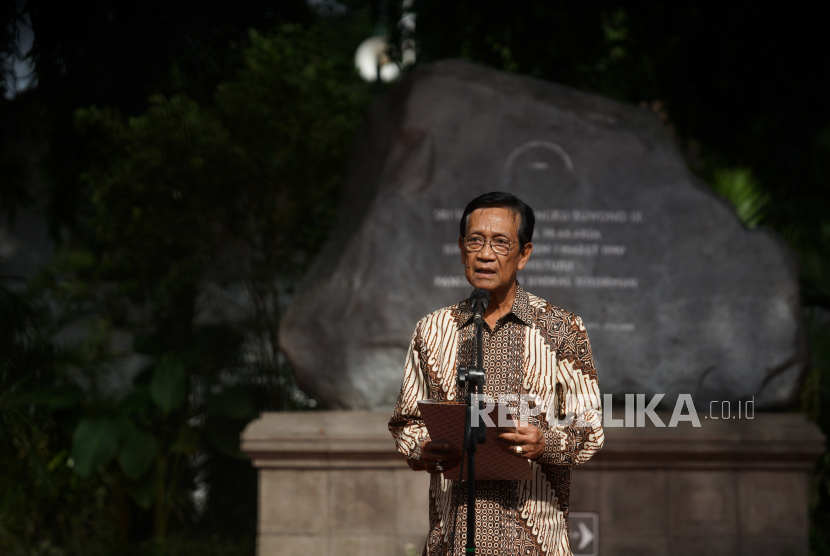 Gubernur D.I Yogyakarta, Sri Sultan HB X. Gubernur DIY Sri Sultan Hamengku Buwono X mengatakan,  Pemprov DIY optimistis ekspor produk-produk UMKM dan pertanian DIY akan semakin meningkat di 2022. 