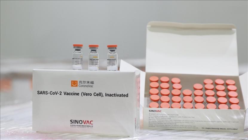 Sampel vaksin CoronaVac yang dikirim ke Turki pekan lalu, sedang diuji di laboratorium Kementerian Kesehatan untuk mendapatkan persetujuan penggunaan darurat, kata kementerian itu pada Selasa (5/1).