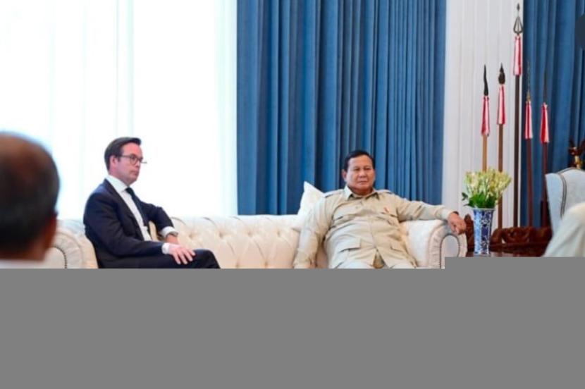Prabowo, petinggi Embraer diskusi bahas teknologi industri penerbangan.