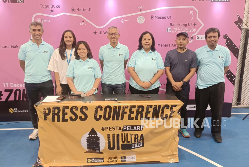 Konferensi pers kejuaraan lari ultra marathon berjarak 70 kilometer (km), UI Ultra 2023 di Decathlon, Jakarta, Kamis (14/12/2023).  