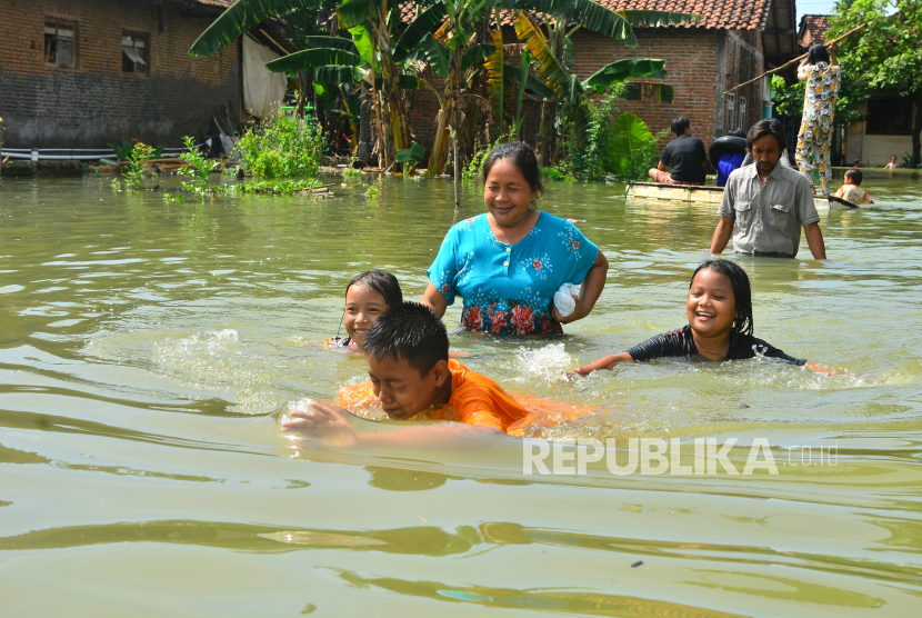 Banjir setinggi dada orang dewasa rendam sejumlah wilayah di Kabupaten Bintan (Foto: ilustrasi)