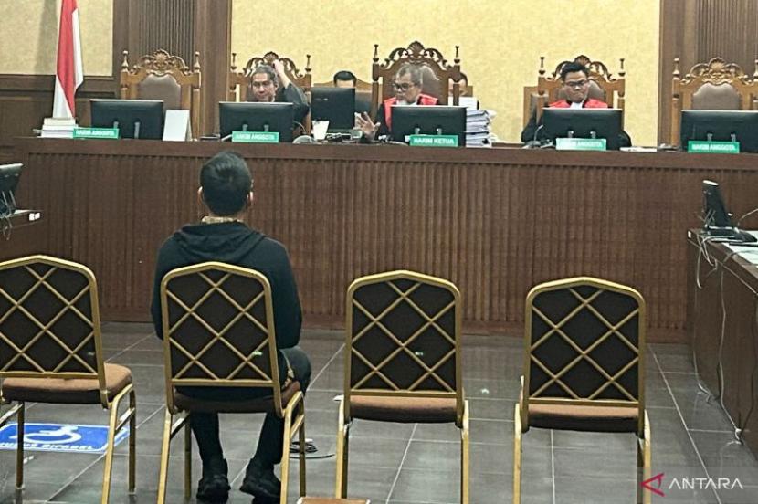 Hakim tegaskan uang suap digunakan untuk sosial bukan alasan pembenar.