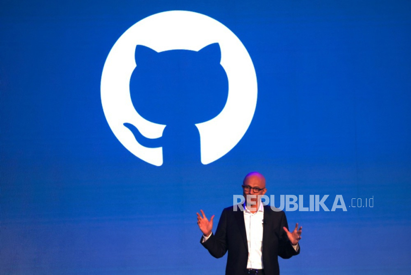 CEO Microsoft Satya Nadella berbicara pada acara Microsoft Build: AI Day di Kuala Lumpur, Malaysia, (2/5/2024).