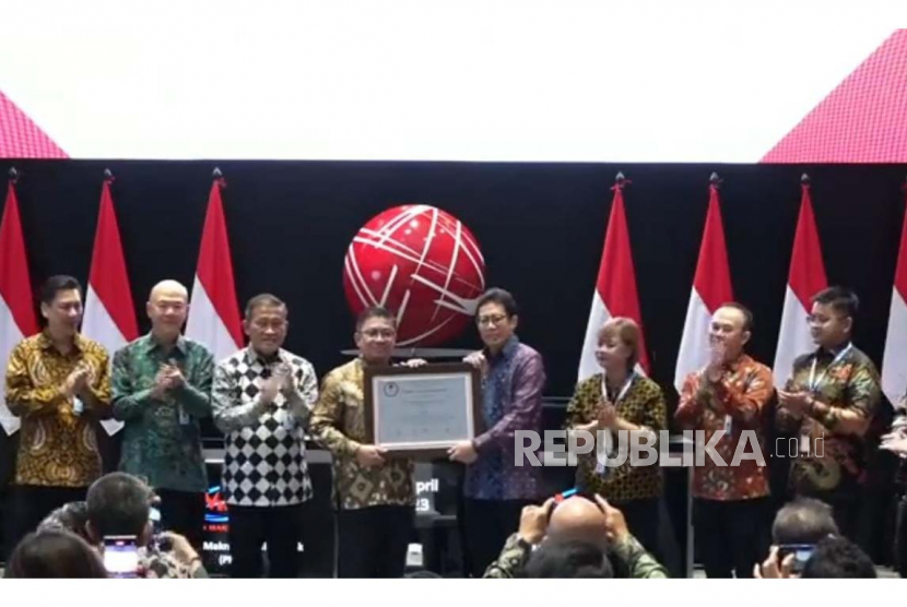 Seremonial pencatatan saham PT Multi Makmur Lemindo Tbk (PIPA) di Bursa Efek Indonesia (BEI) pada Senin (10/4/2023). PIPA merupakan perusahaan ke-30 yang tercatat di BEI tahun ini. 