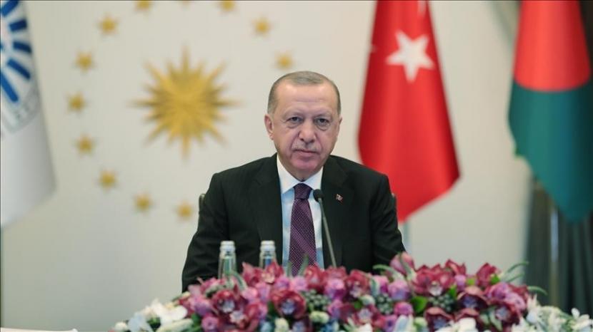 Presiden Turki pada Kamis (8/4) mempromosikan gagasan megabank Islam, yang dapat memenuhi persyaratan likuiditas lembaga keuangan Islam secara global serta pembiayaan untuk proyek infrastruktur.