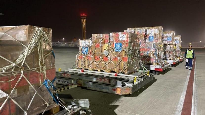 Uni Emirat Arab (UEA) sejauh ini telah mengirimkan 60 pesawat yang berisi bantuan medis dan makanan untuk para korban gempa bumi di Turki dan Suriah.