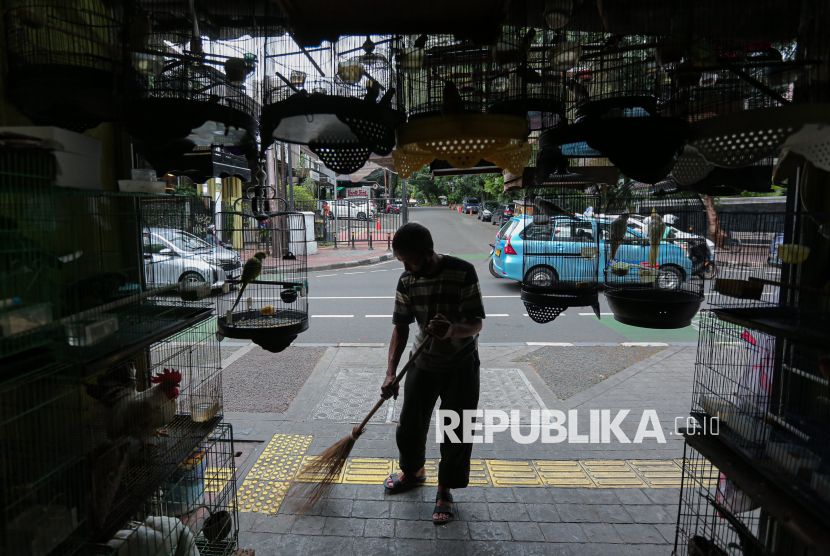 Menanti Solusi Polemik Relokasi Pedagang Pasar Burung Barito