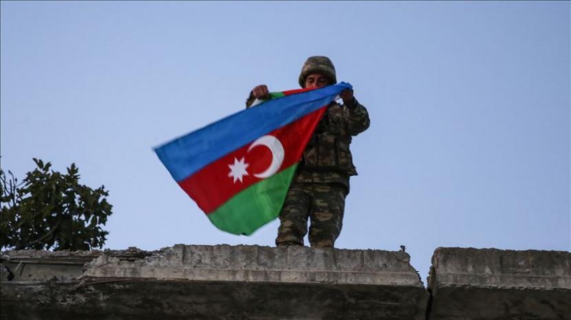 Presiden Azerbaijan mengatakan pasukan Armenia secara terang-terangan telah melanggar rezim gencatan senjata kemanusiaan yang disepakati dengan menggunakan artileri berat - Anadolu Agency