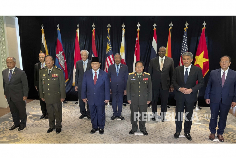 Pejabat senior dari sekitar dua lusin badan intelijen utama dunia mengadakan pertemuan rahasia di sela pertemuan keamanan 