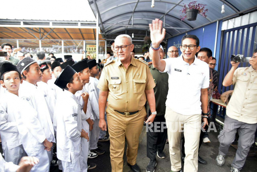 Menteri Pariwisata dan Ekonomi Kreatif (Kemenparekraf), Sandiaga Salahuddin Uno. Menaprekraf Sandiaga Uno mengaku mesra dengan PKS.