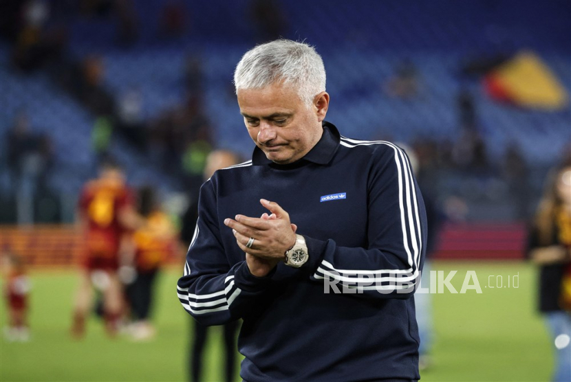 Pelatih AS Roma Jose Mourinho