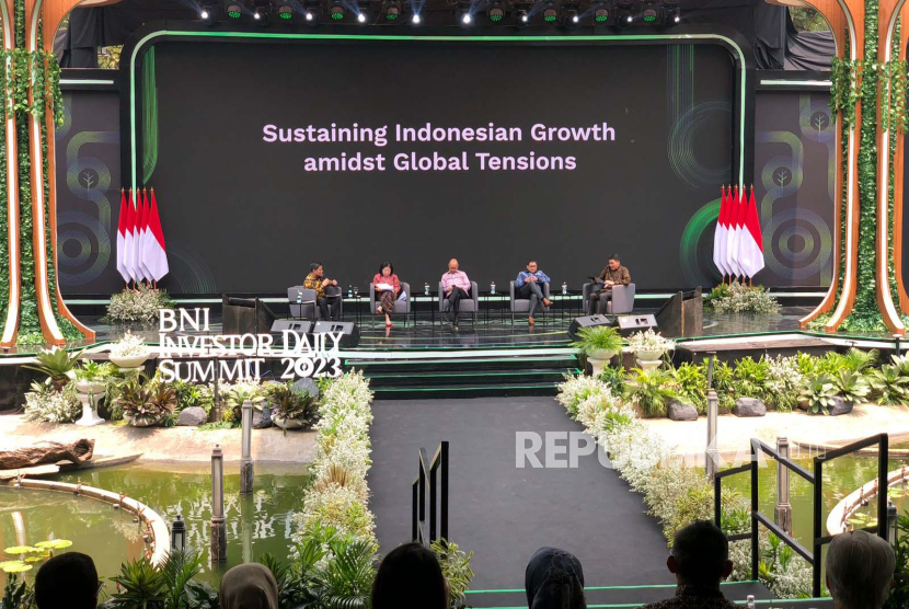 BNI Investor Daily 2023 dengan mengusung tema Sustainable Growth, Global Challenges yang diselenggarakan di Hutan Kota Plataran,Senayan Jakarta, Selasa (25/10/2023).