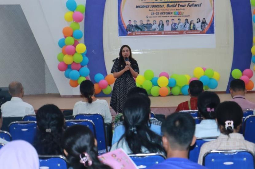 Wawali Kupang Ajak Remaja Temukan Jati Diri di Era Digital
