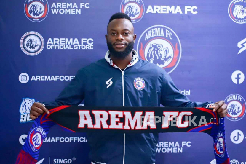 Penyerang anyar Arema FC Charles Lokolingoy 
