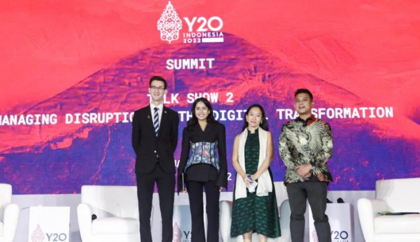 Pluang, official partner Y20, berpartisipasi pada Gelar Wicara Y20 Indonesia 2022 di Grand Ballroom Kempinski, Jakarta, Senin (18/7/2022) lalu. (Pluang)