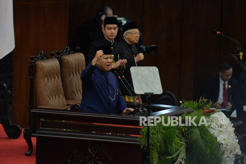 Presiden Prabowo Subianto menyampaikan pidato dalam sidang paripurna MPR dengan agenda  pelantikan Presiden dan Wakil Presiden periode 2024-2029 di Gedung Nusantara, Kompleks Parlemen, Senayan, Ahad (20/10/2024). Prabowo Subianto dan Gibran Rakabuming Raka resmi menjabat sebagai presiden dan wakil presiden periode 2024-2029 menggantikan presiden dan wakil presiden periode 2019-2024 Joko Widodo dan Maruf Amin.